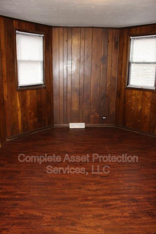 Building Photo - 3810 Hemlock St
