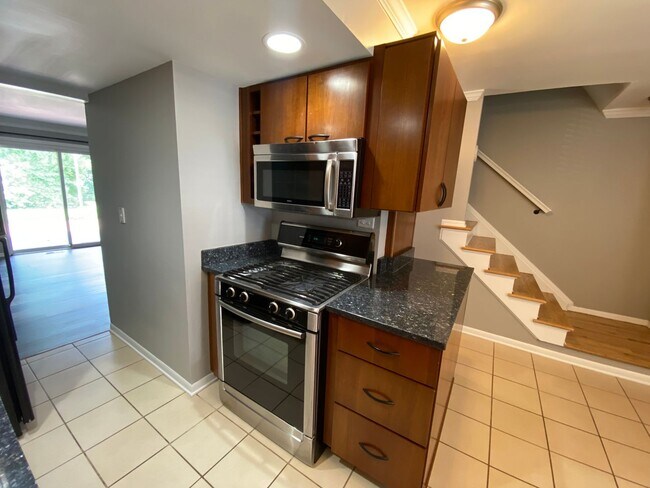 Building Photo - River-front condo