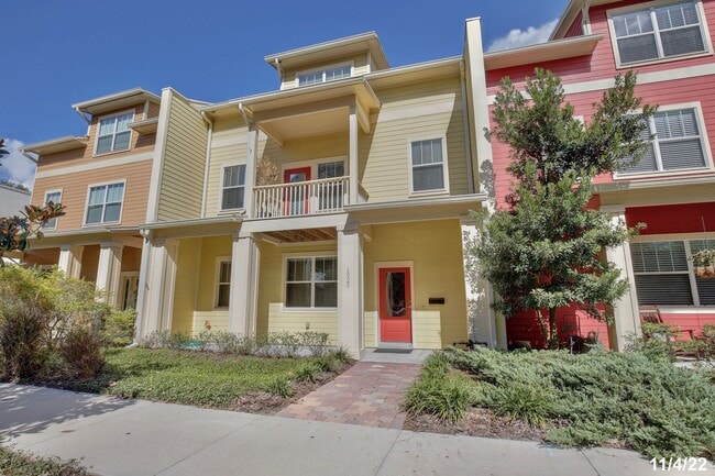 Primary Photo - Beautiful 4/4.5 Home with 2 Car Garage in the Heart of Mills-Orlando!