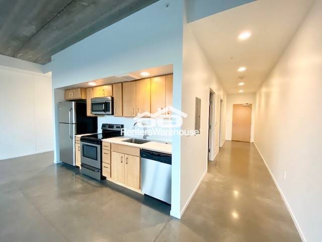 Building Photo - 350 E Locust St