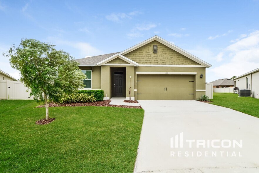Primary Photo - 221 Cedar Elm Cir