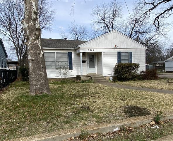 Building Photo - 3803 Poinsettia Dr