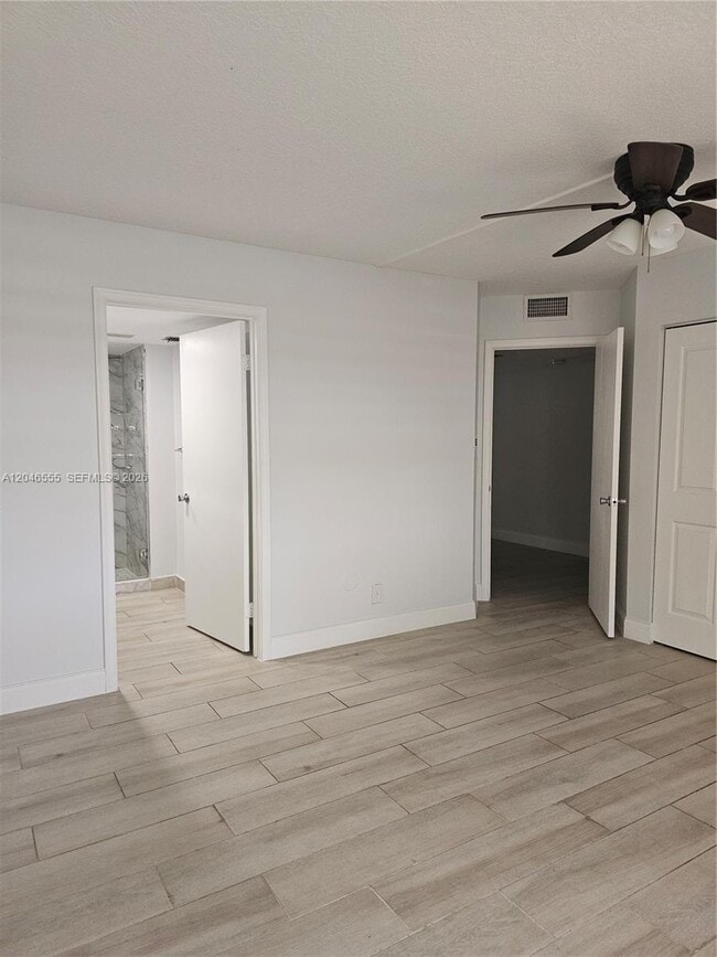 Building Photo - 1110 SW 125th Ave