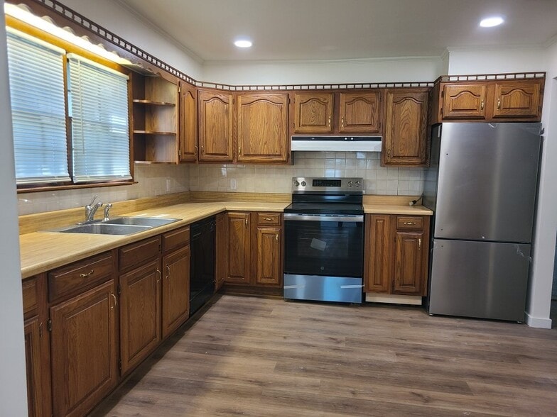 Building Photo - 717 Seed St