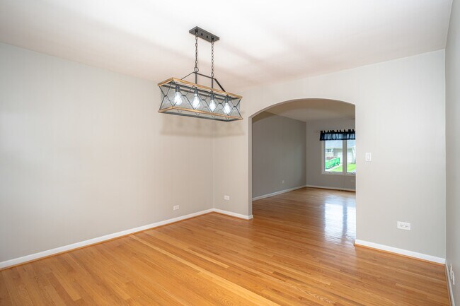 Building Photo - 238 N Yale Ave