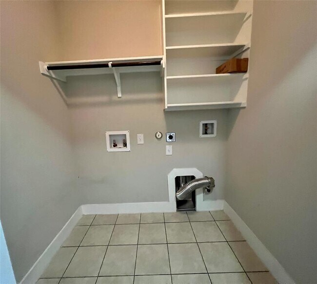Building Photo - 7415 Wallach St