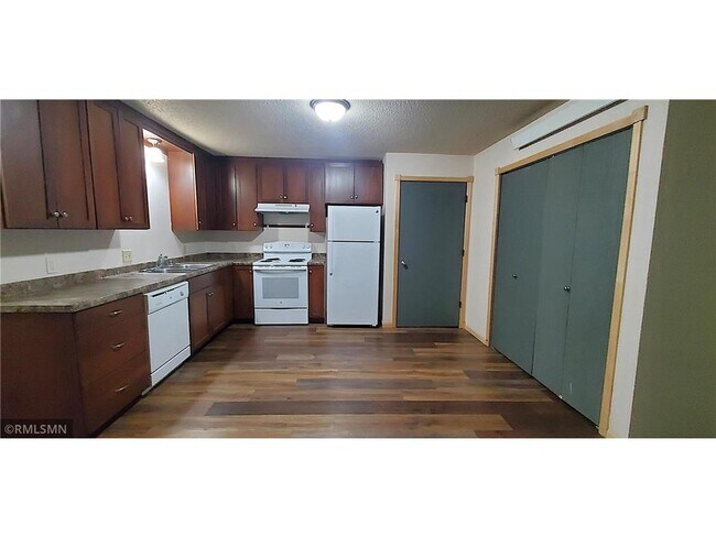 Building Photo - 308 Willow St