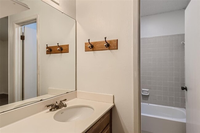 Building Photo - 7304 Loganberry Dr