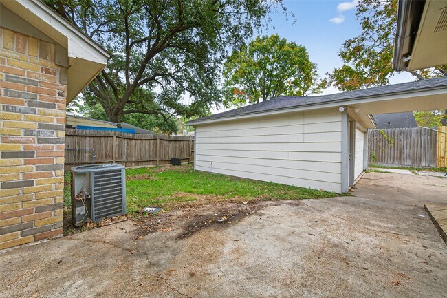 Building Photo - 17614 Telegraph Creek Dr