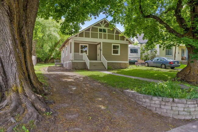 Building Photo - Charming 4 Bed, 2 Bath Home in Spokane!