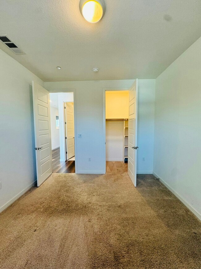 Building Photo - 5440 Guenoc Valley Ln