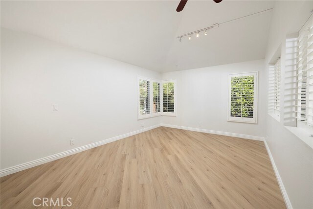 Building Photo - 154 Woodburne