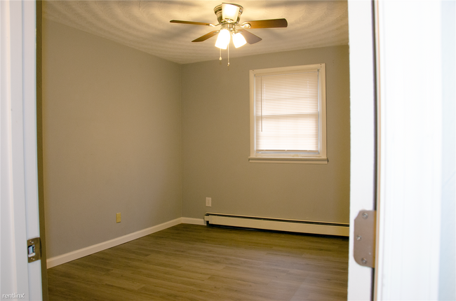 Building Photo - 2 br, 1 bath Duplex - 4240 Taylor Rd Apt B