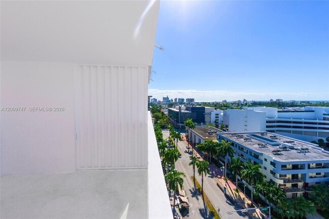 Building Photo - 1331 Lincoln Rd