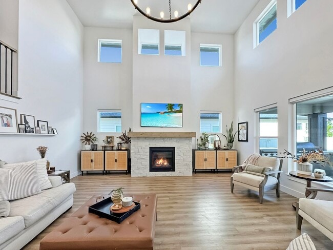 Building Photo - Luxury 5-Bed, 4.5-Bath in Dry Creek Ranch, Minutes to Boise & Eagle