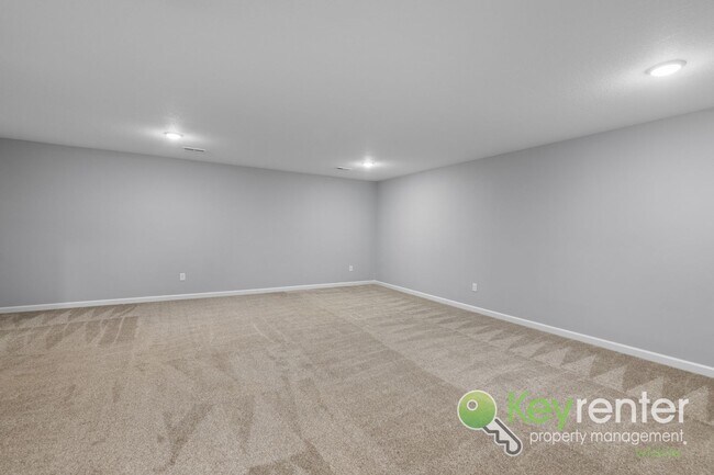 Building Photo - Newly Built 3 Bedroom Beauty: Lawn care and trash included!