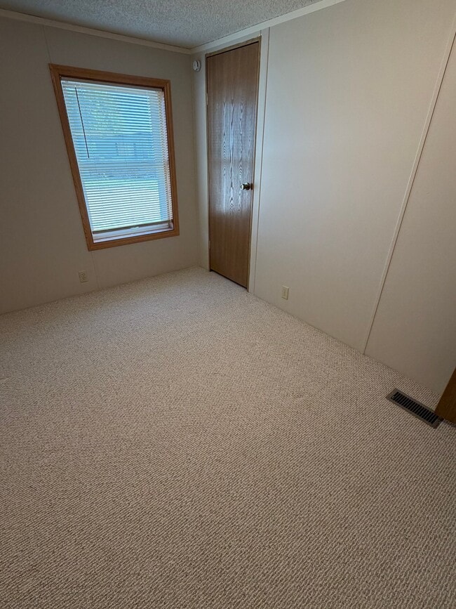 Building Photo - 4664 US-30