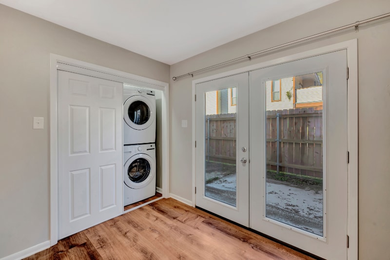 Building Photo - 306 Powers St