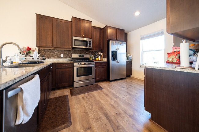 Building Photo - 15104 Emory Cir