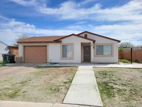 Building Photo - Beautiful Home available in Calexico