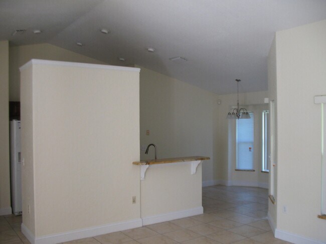 Building Photo - 8055 SW 134 Loop