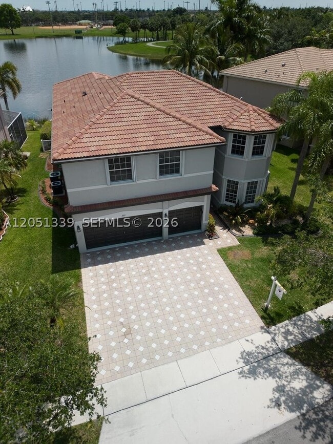 Building Photo - 2101 SW 176th Ave