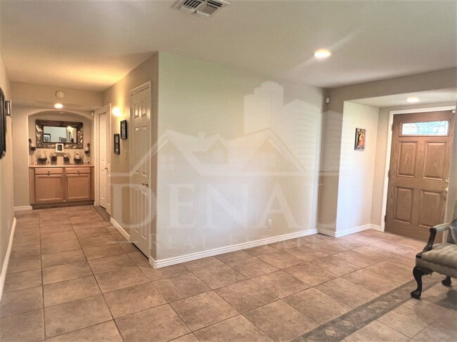Building Photo - 3122 E Monterosa St