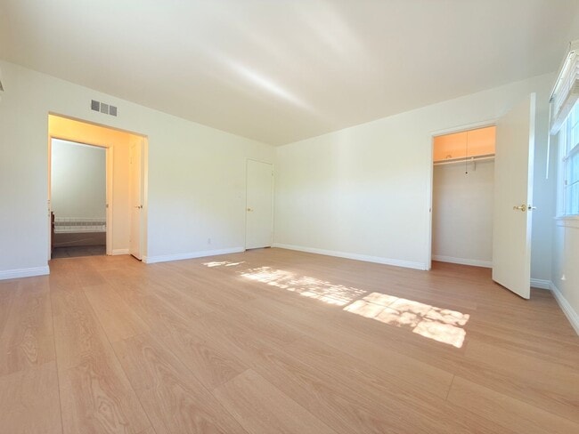 Building Photo - Stunning 4-Bedroom Home in Quiet North Hills