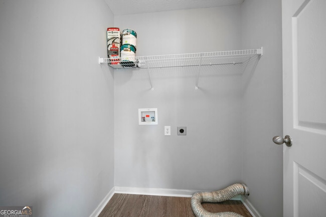 Building Photo - 761 Twin Oaks Ln