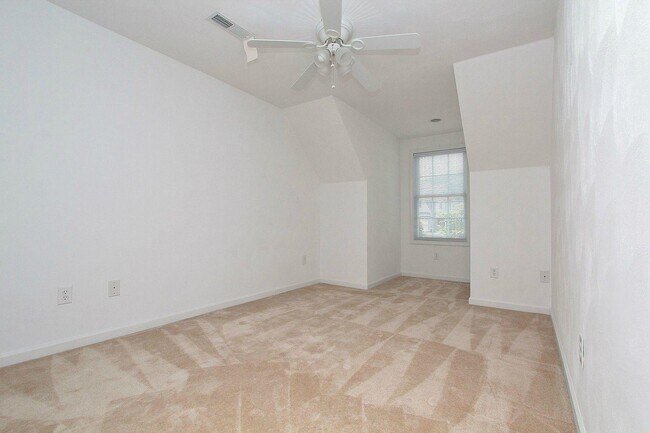 Building Photo - 2359 Wolf Run