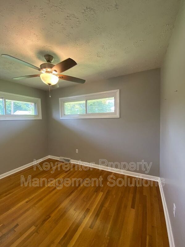 Building Photo - 2317 Cortland St