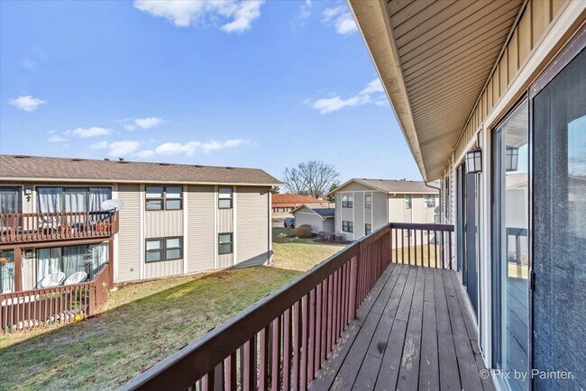 Building Photo - 5815 Wilshire Ct