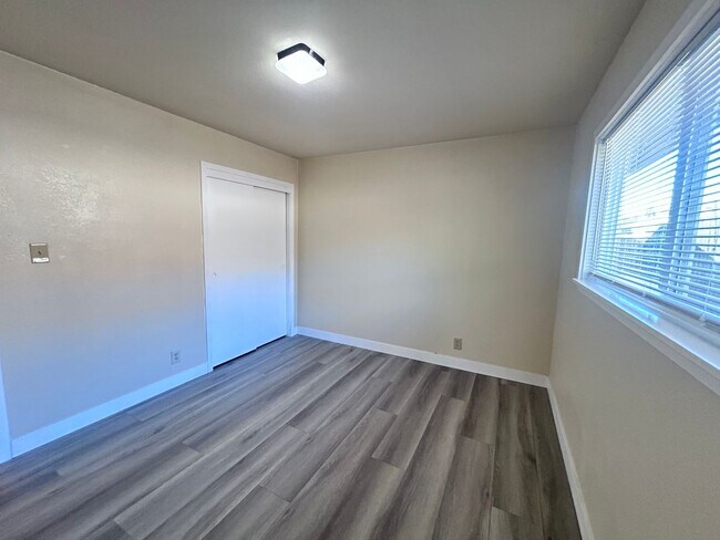 Building Photo - 208 Talisman Dr