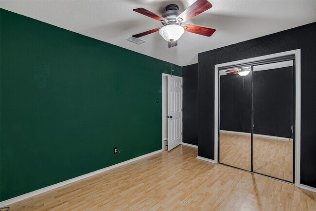 Building Photo - 120 N Flaxseed Ln