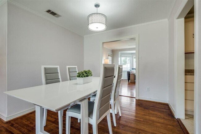 Building Photo - 4630 Kelton Dr