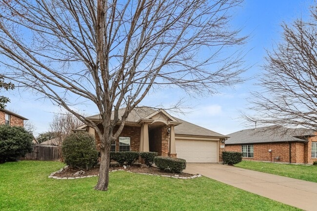 Building Photo - $1850 3 Bed/2 Bath/2 Garage Ready for Move-in Home in Mustang Creek