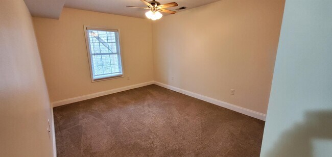 Building Photo - 172 Beth Ln