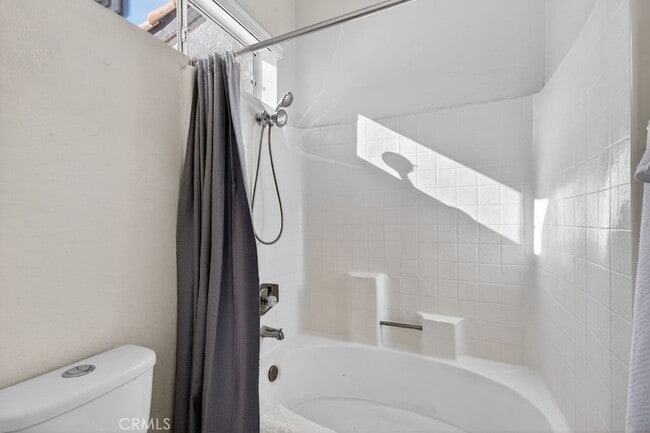 Building Photo - 30902 Club House Dr