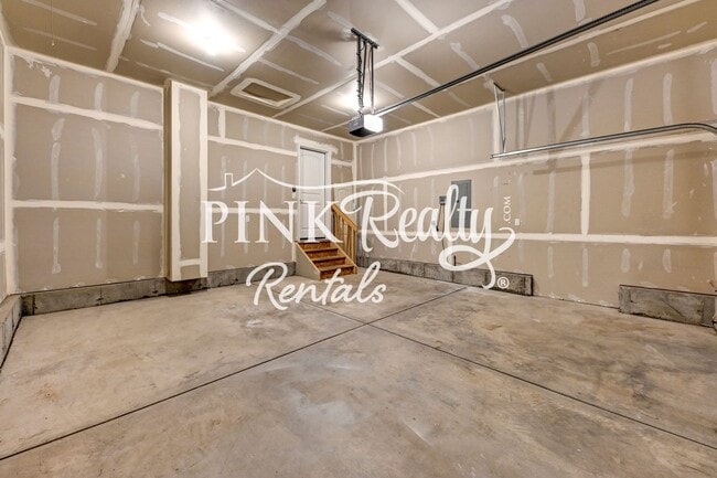 Building Photo - 10716 Ridgepole Dr