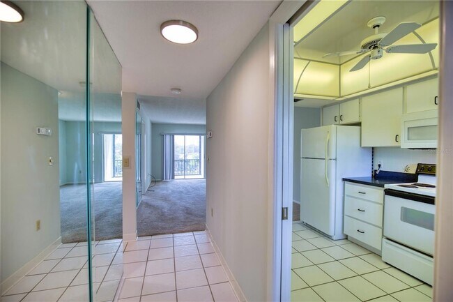 Building Photo - 102 Capri Isles Blvd