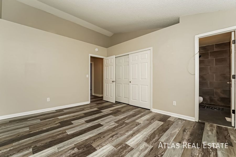 Building Photo - 4324 N Liverpool St