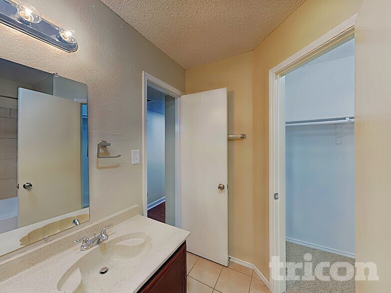 Building Photo - 2087 Palomino Trail