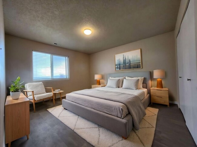 Building Photo - 3475 Cochran Dr