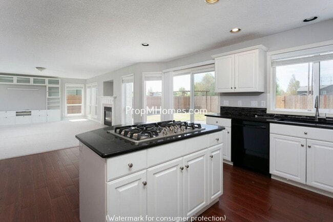 Building Photo - Charming Four Bedroom Bethany Home w/ Fully Fenced Yard!