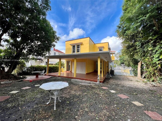Building Photo - 1336 SW 14th St
