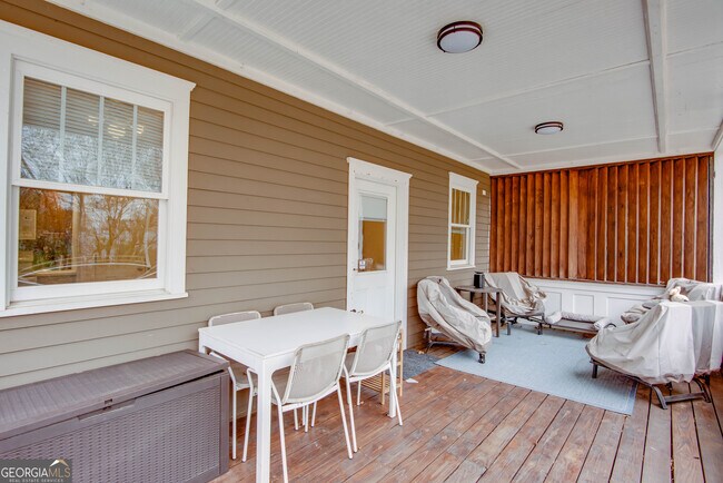 Building Photo - 1698 Temple Ave