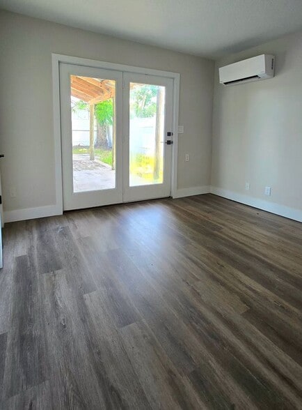 Building Photo - 2709 Arc Dr