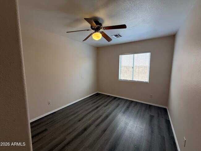 Building Photo - 1413 W Orchid Ln