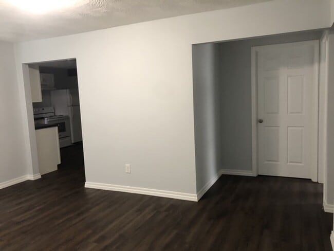 Building Photo - 4 Bed 1 Bath home for rent