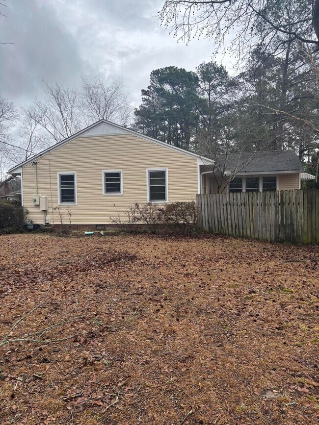 Building Photo - 232 Pinckney St